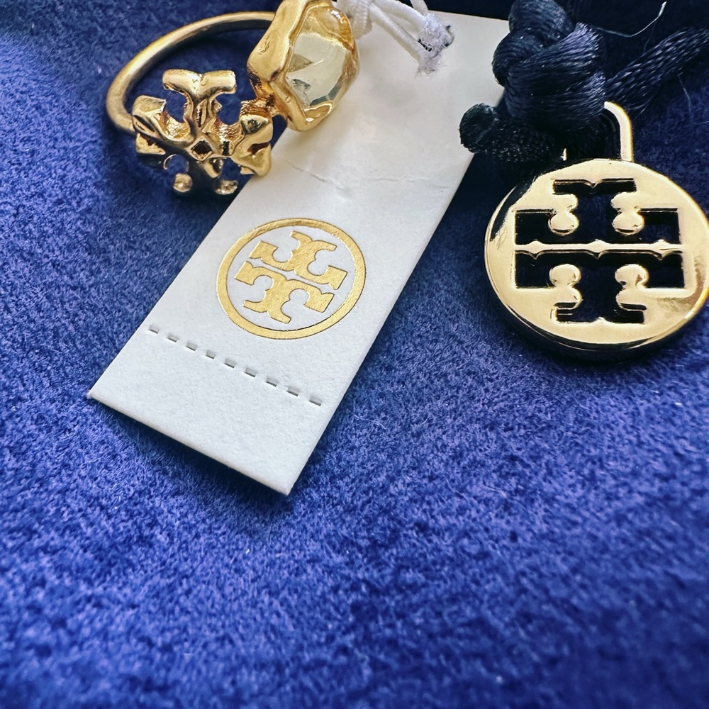 Tory Burch Gold 💍
